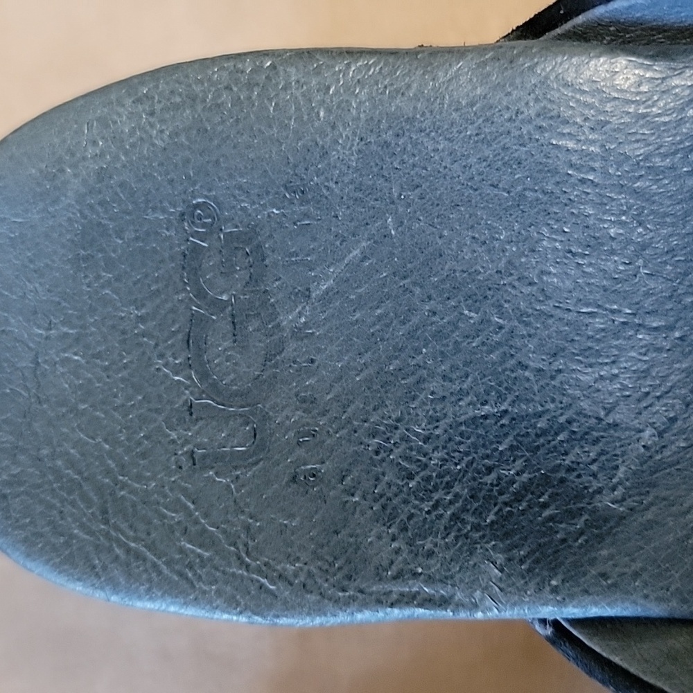 UGG Australia 'Abbie' Black Suede Clogs Size 9 EUC - Picture 3 of 9